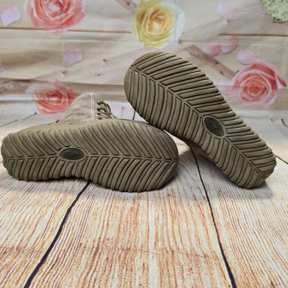 Rocket Dog Tan Combat Boot - Picture 7 of 10